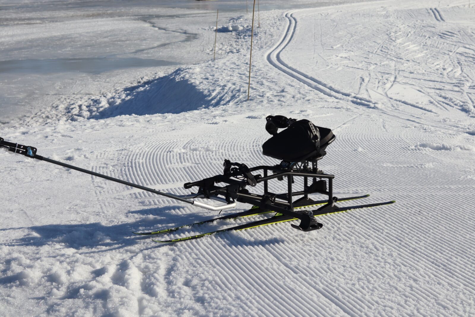 Spike Snow Kids snøkjelke for barn med nedsatt bevegelsesevne